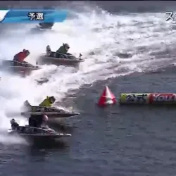 中越が中嶋をインから差して2着に浮上